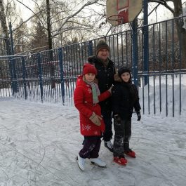 Катание на коньках в парке Северное Тушино