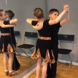 индивидуальная тренировка по танцам, танец-квикстеп